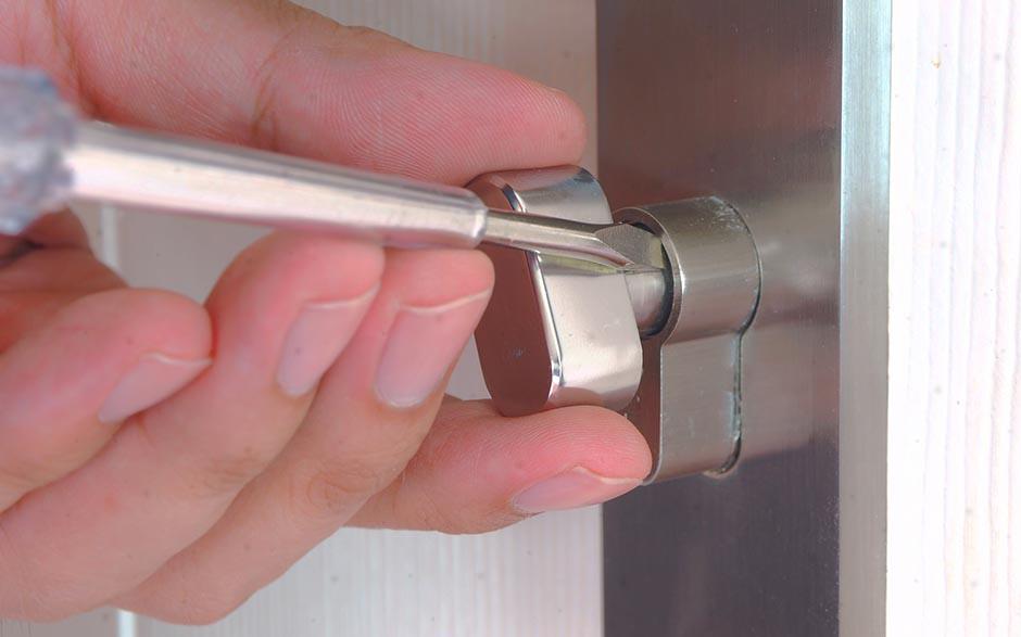 techniciens qualifiés serrurier ouverture de porte Paris 13